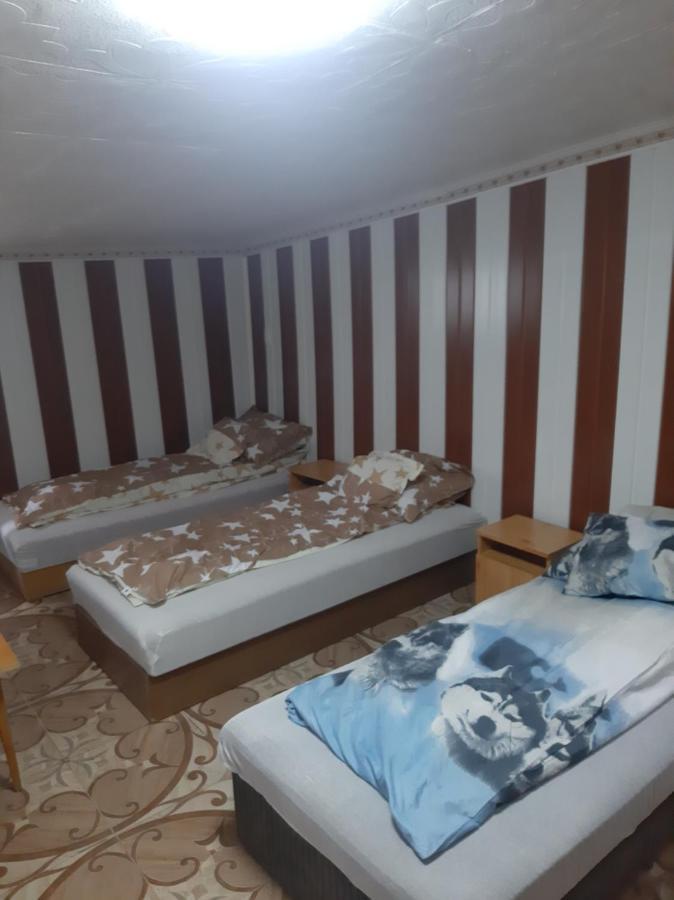 Viktoria Vendeghaz Apartment Miskolc Room photo